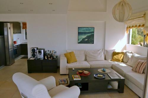 Luxury Beach House Viewing At The Corinthian Gulf