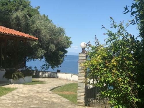 Zeusplace Seaside Home Private Beach And Parking
