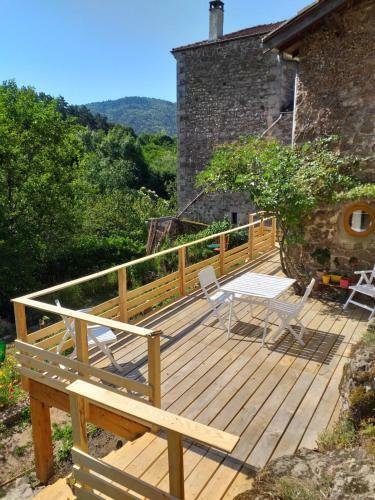 Les Pentes Du Chateau De Retourtour