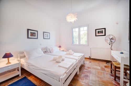 Sounio White & Blue Villa Family Friendly