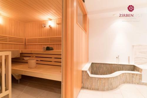 Hostal Pension Zirbenhof