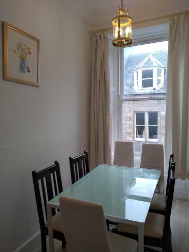 Stylish Two Bedroom Apartment In St Andrews Centre