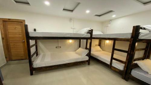 Albergue Madpackers Dharamkot Mcleod Ganj