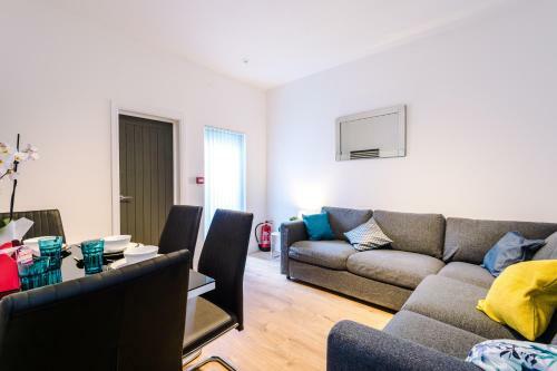 Luxurious Master Room Homes In Liverpool