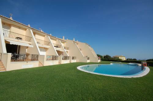 S�o Rafael Beach 300 M - Vila Rosal House