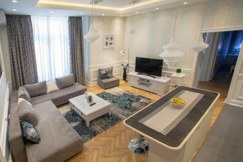 Apartment Passage