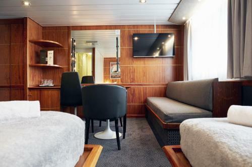 Dfds Mini Cruise Amsterdam - Newcastle - Amsterdam