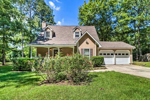 Lakefront Macon Home With Pool, Dock And Fire Pit!