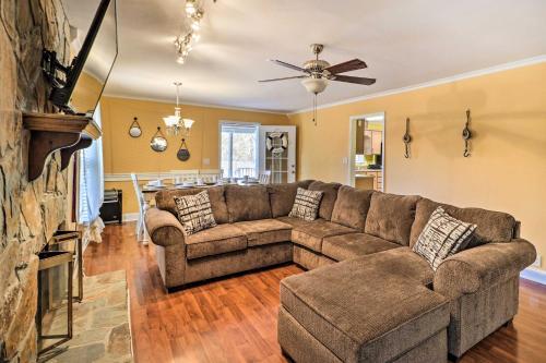 Lakefront Macon Home With Pool, Dock And Fire Pit!
