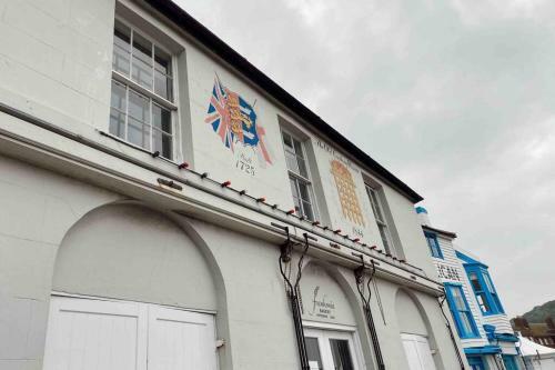Beautiful Seafront Apartment-hastings Old Town 2+2