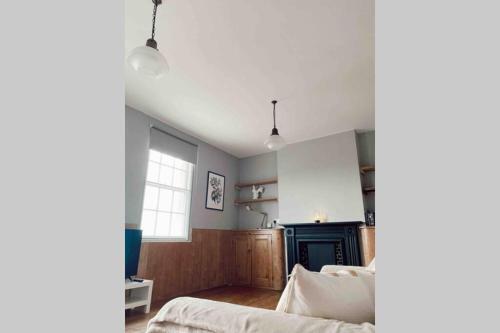 Beautiful Seafront Apartment-hastings Old Town 2+2