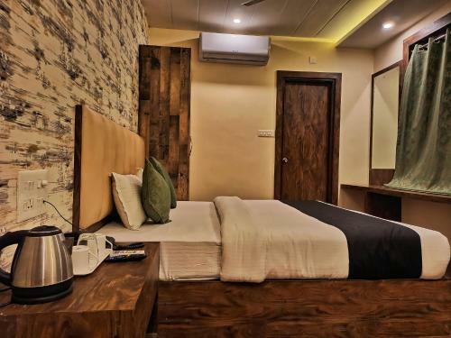 Hotel Janki Inn - Hotel In Sigra