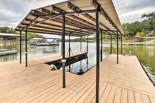 Benton House With Grill, Private Dock And Lake Access!