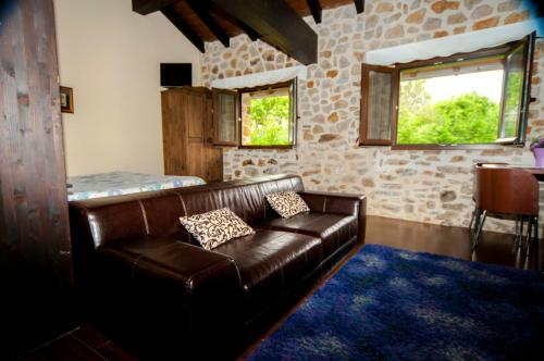 Apartamentos Rurales Larrago
