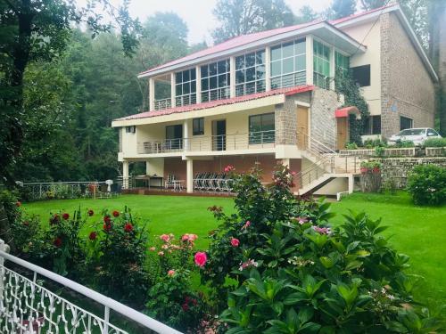 H.m.h Lodges & Hotel Resort