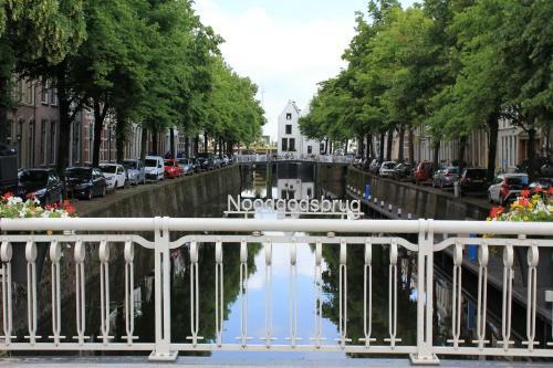 Historic City Apartment With Private Parking