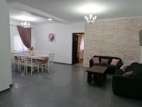 Hostal Pensiunea Diana
