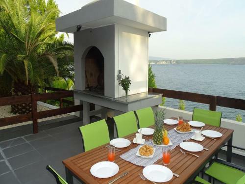 Seaside Villa Nikola With Pool For 12 Persons