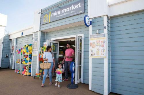 Deluxe, 3 Bed Holiday Home At Combe Haven Holiday Park