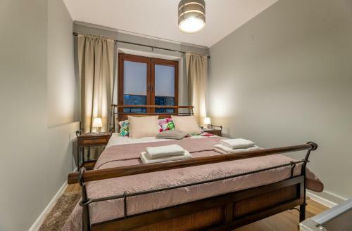 Apartament Gromadzy?