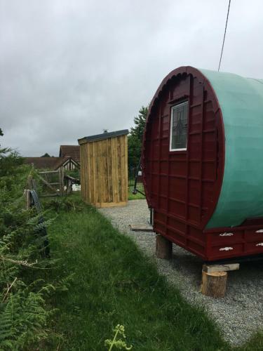 Stunning Bow Top Wagon In Passais-villages
