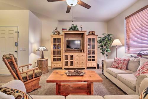 Apartamento Show Low Condo With Private Balcony And Views!
