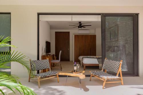 B�ak- C104- Jungle Studio 360� Rooftop Pool And Gym