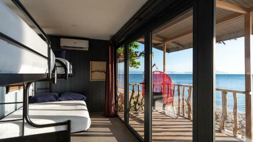 Hotel Crusoe Cabins Casobe