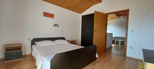 Apartments & Rooms Mila