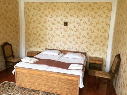 Hostal Guest House On Tamar Mepe 3