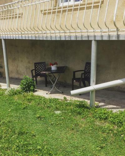 Hostal Guest House On Tamar Mepe 3