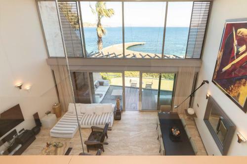 Marvelous Villa With Private Pool And Private Beach In Bodrum