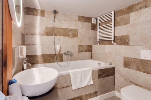 Exclusive Downtown Apartment