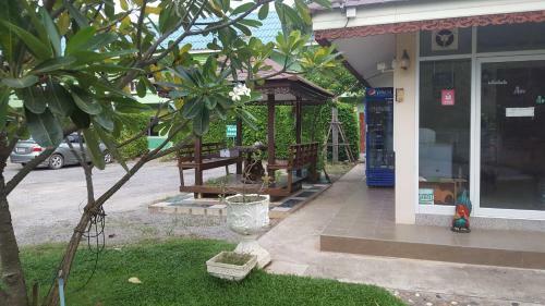 Aparthotel Green View Resort Tha Yang