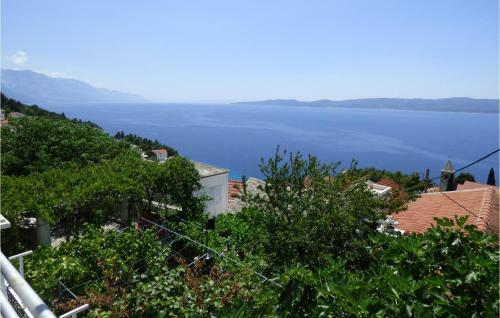 Stunning Home In Mimice With Jacuzzi, Wifi And 3 Bedrooms