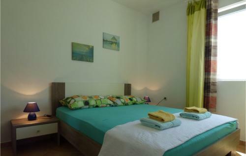 Stunning Home In Mimice With Jacuzzi, Wifi And 3 Bedrooms