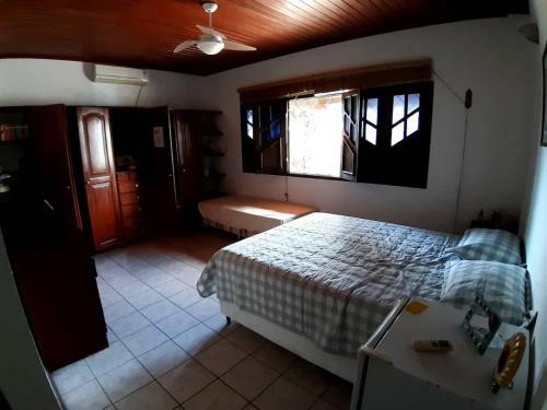 Casa Com 4 Suites E Piscina. �tima Localiza��o.