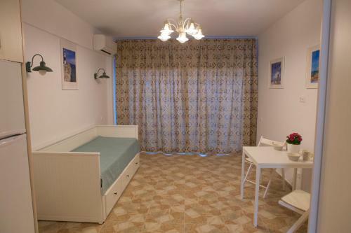 Stylish Psili Ammos Beach Apartment