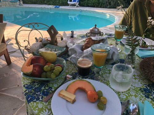 Hostal Blue Dream Cannes Guest House