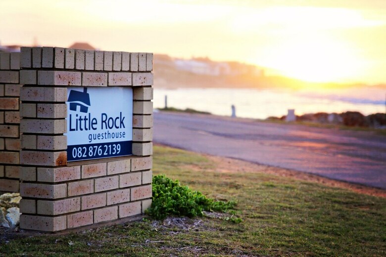 Hostal Little Rock Guesthouse