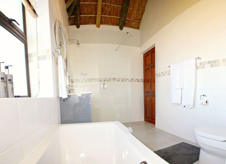 Hostal Little Rock Guesthouse