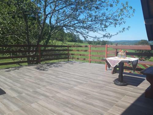 Holiday Apartman Ravna Dolina