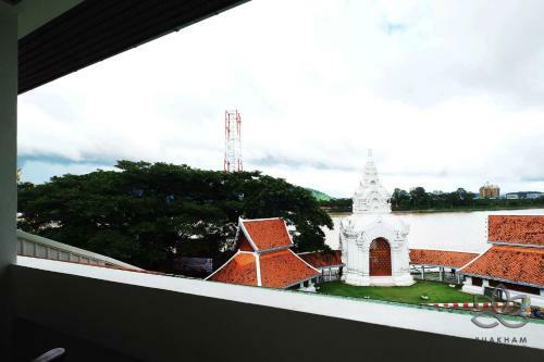 Hostal Buakum Resort (river)