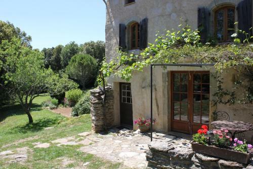 Domaine De Perruche Du Buis