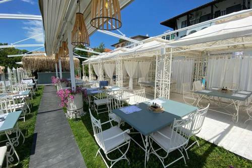 Top Complex Apartment On The Beach