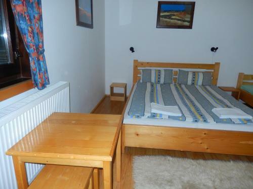 Turul Guesthouse And Camping
