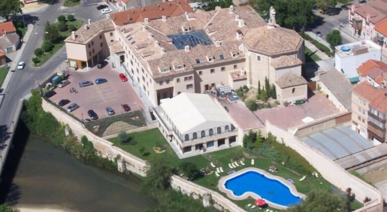 Azz Pe�afiel Las Claras Hotel & Spa