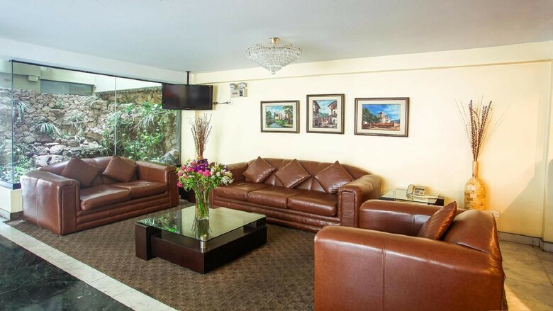Hotel Embajadores