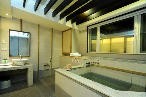 Chat Hot Spring Resort