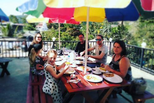 Hostal Ella Grand Peak Hotel
